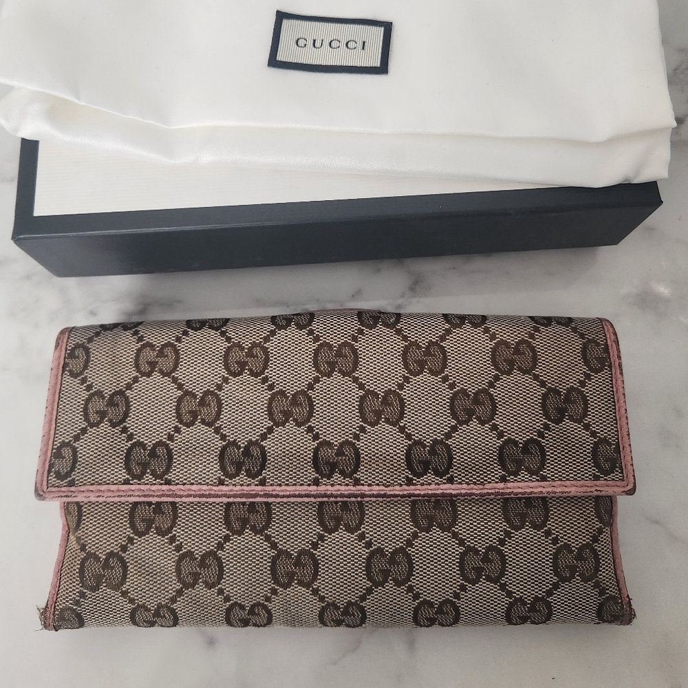 Gucci Beige and Pink Monogram Clutch